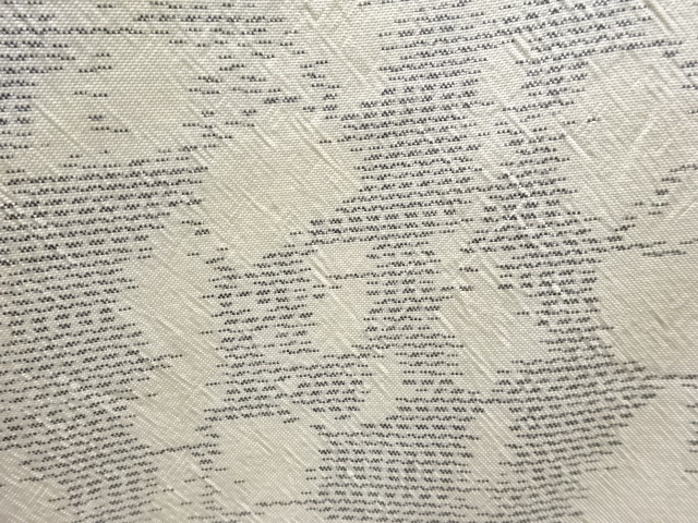 アンティーク　抽象花模様織り出し本場白大島紬着物